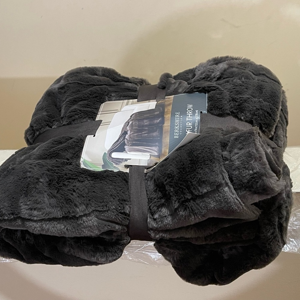 Berkshire Brown Plush Blankets and Throws for Cozy Comfort - Picture 7 of 8